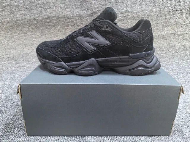 New Balance 9060 Triple Black Нови Черни Маратонки [35-46 Номер]