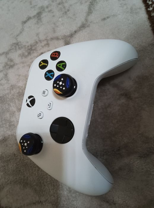 Xbox series s в хорошо состоянии