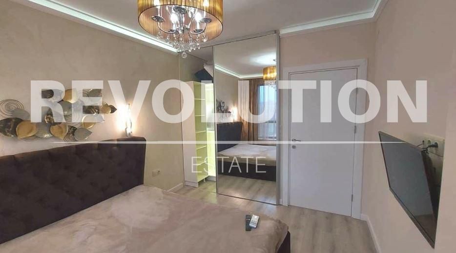 Дава се под наем Тристаен апартамент в Варна, Колхозен пазар - 78 кв.м за 698.19 € - Снимка #4