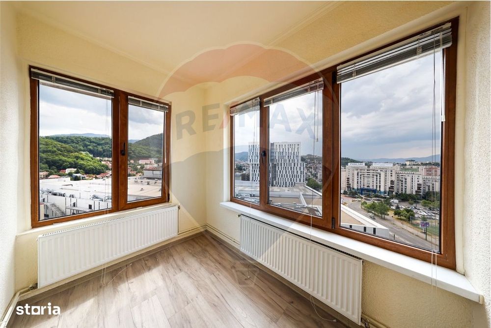 Apartament cu 4 camere de închiriat în zona Centrul Civic