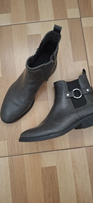 Vand botine noi marime 39