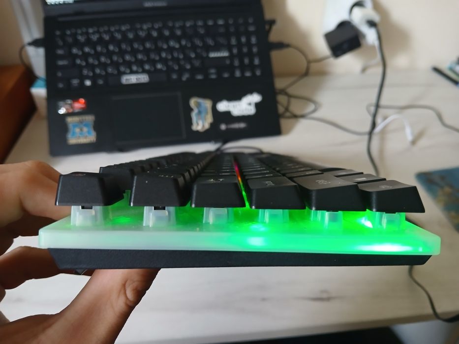 Клавиатура с RGB подсветкой, проводная