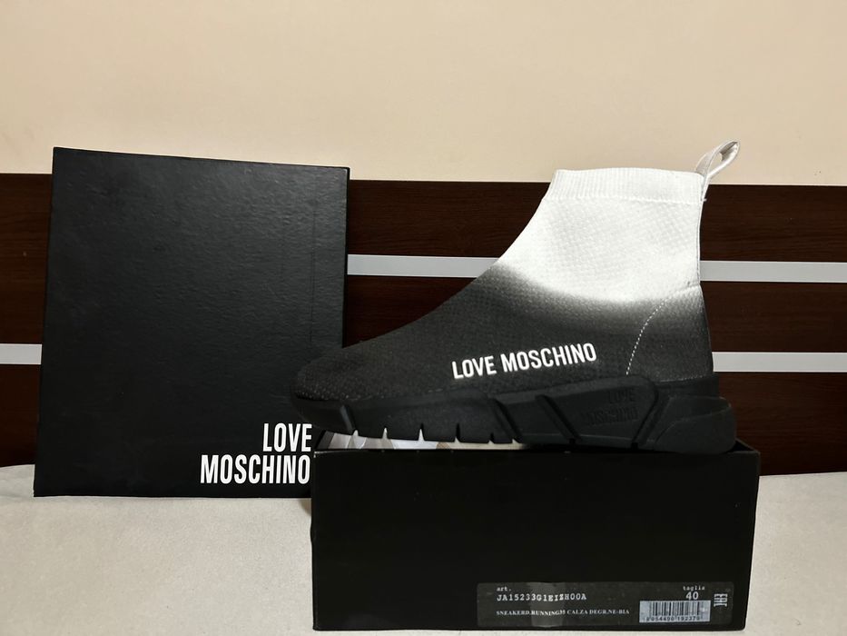 Много намалени Love Moschino обувки НОВИ