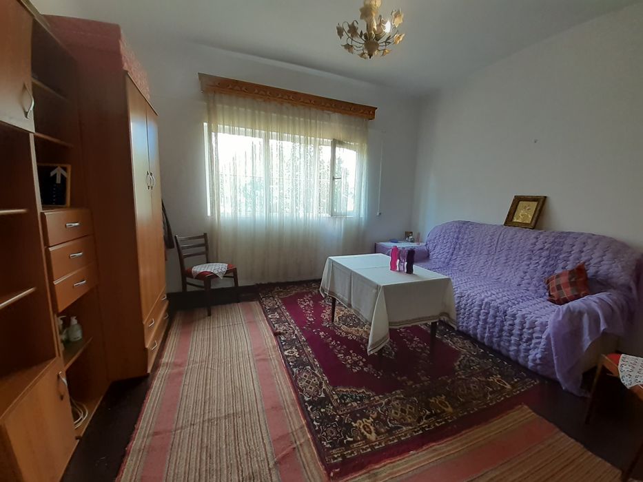 Ap.3 camere, cu grădină, două intrări, două băi