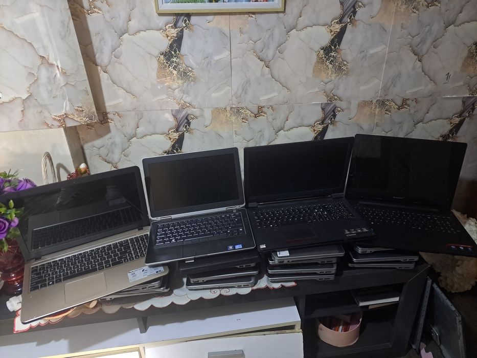 Vand lot laptop i7 18 bucati