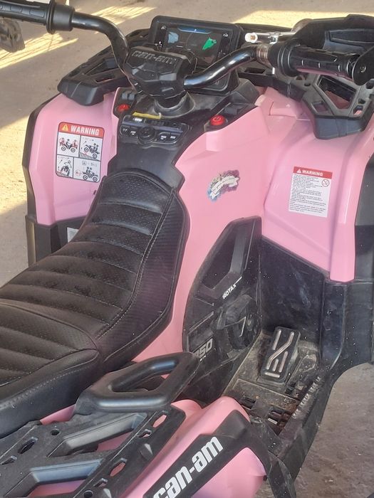 atv electric de șapte ani opt ani