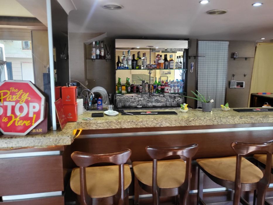 Давам под наем парти зала