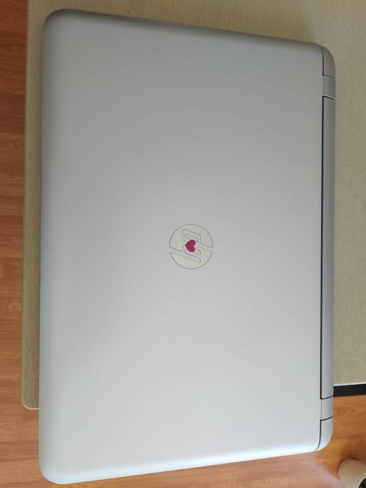 HP компютър 17.3