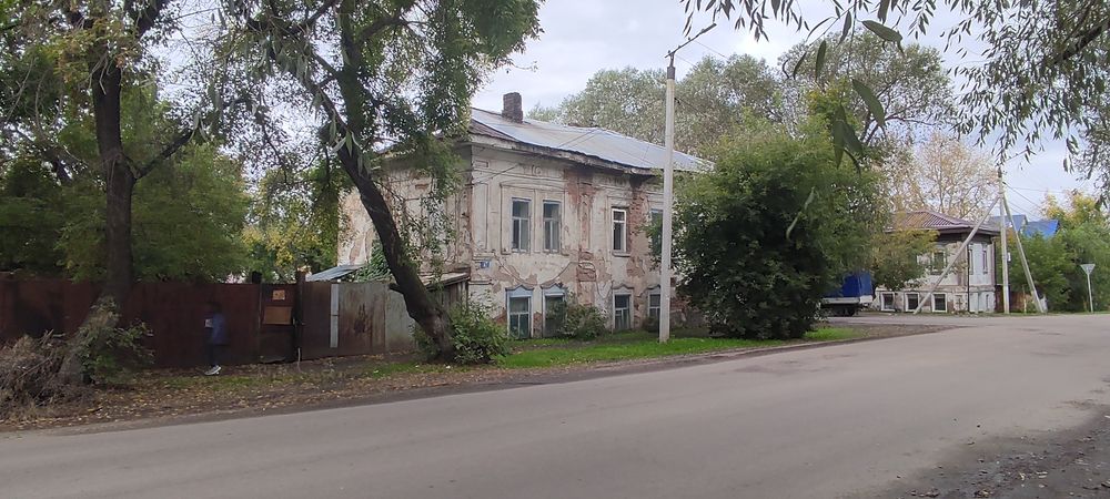 Участок в городе