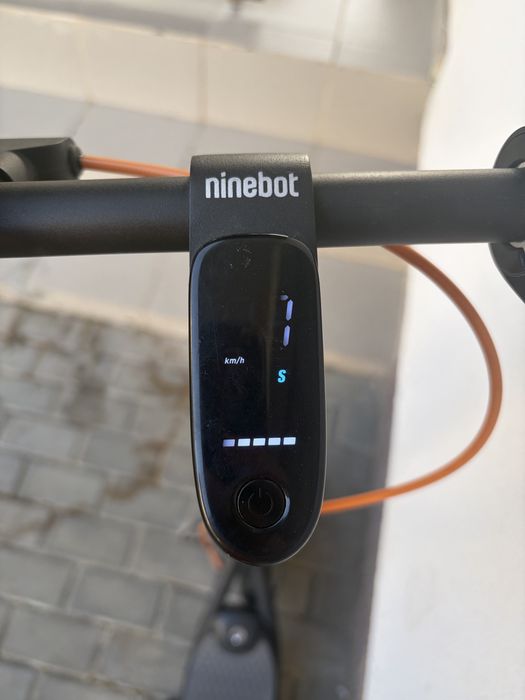 Tritineta Ninebot F40E, in stare foarte buna