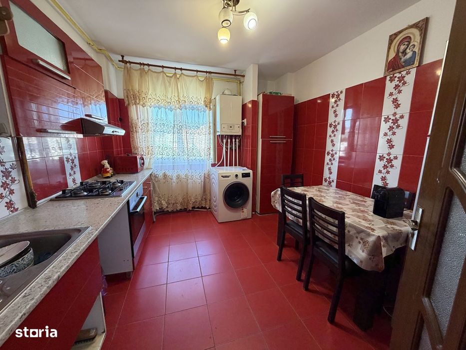 Apartament 2 camere, decomandat, zona Rusca