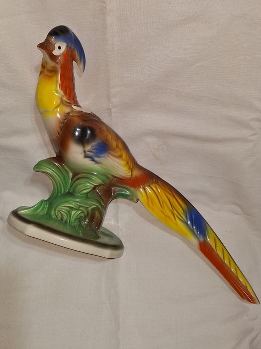 Стара порцеланова фигура папагал