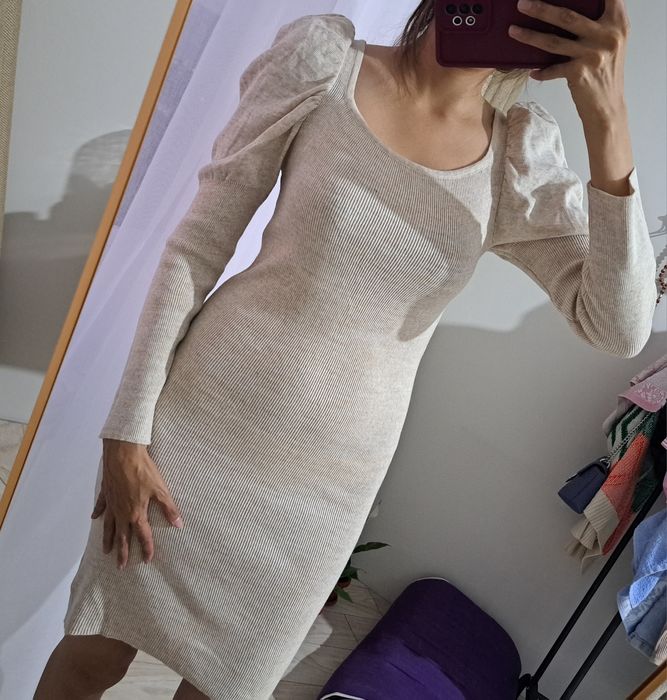 Продам платья новые