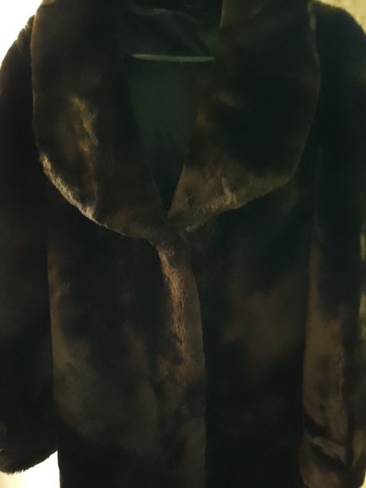 Две шубы продам срочно