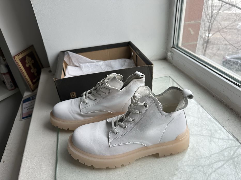 Белые ботинки , натуральная кожа , 39 размер