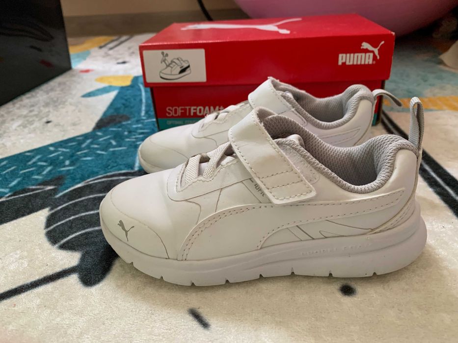 Бели детски маратонки Puma