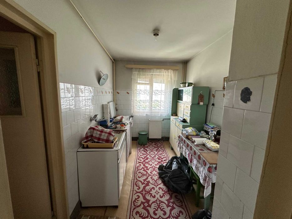 Vând apartament 3 camere, zona Sud - Bulevard (str.Fat Frumos).