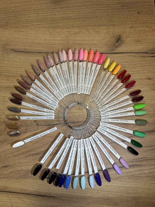 Продавам лакове NOLIA