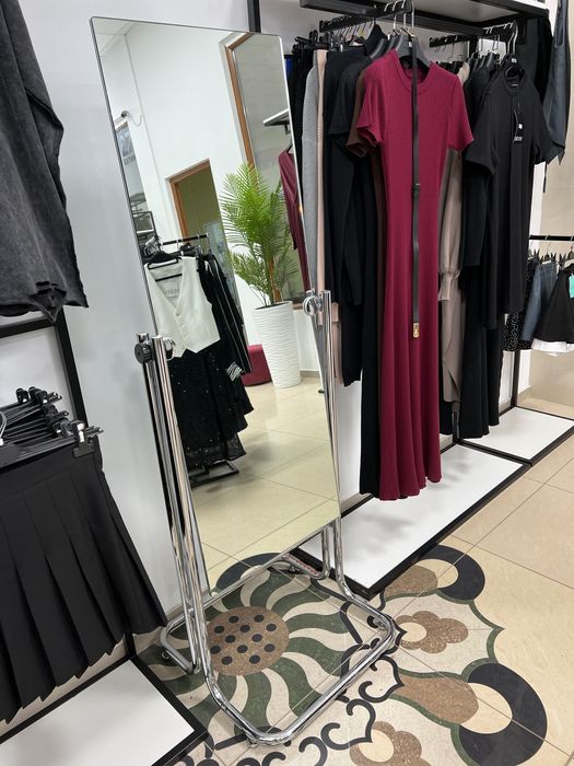 Продам зеркало для бутика