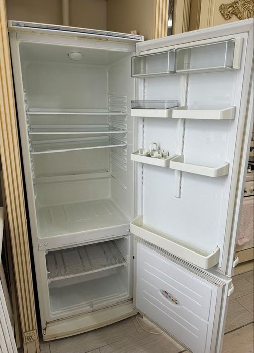 Продам холодильник, мотор не работает