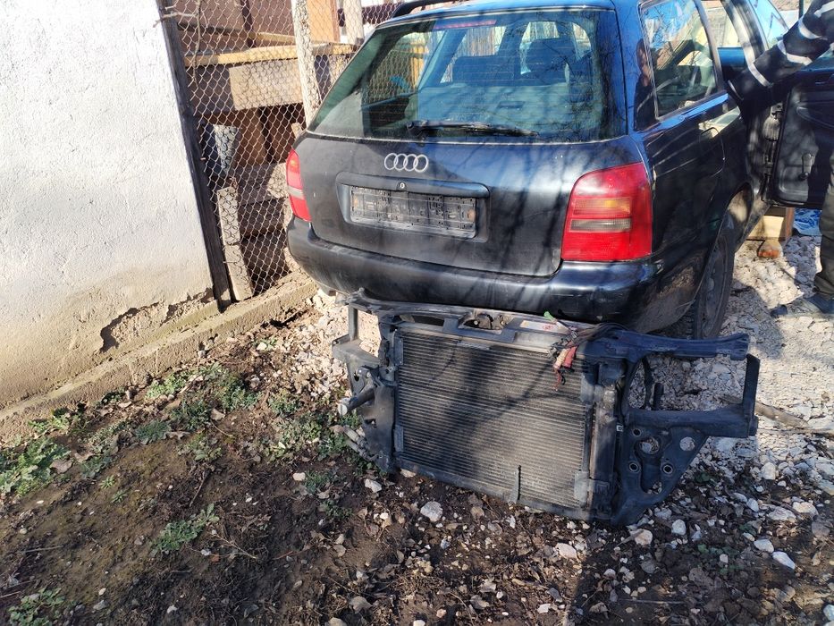 Ауди а4 б5 на части