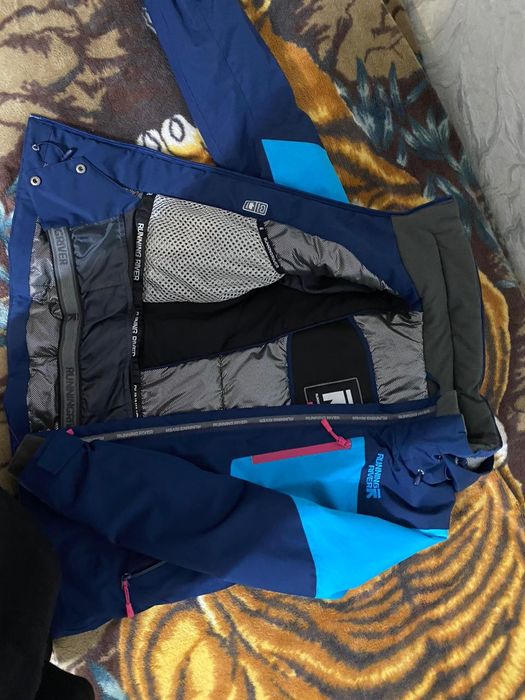 Продам лыжные костюмы