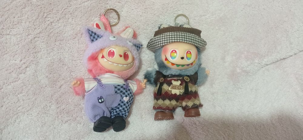 Лабубу продается в одежде и в ботинках