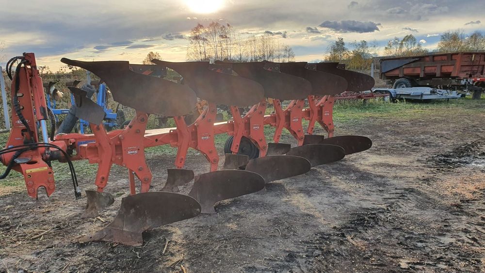 Plug kuhn master 120 5 brazde reversibil