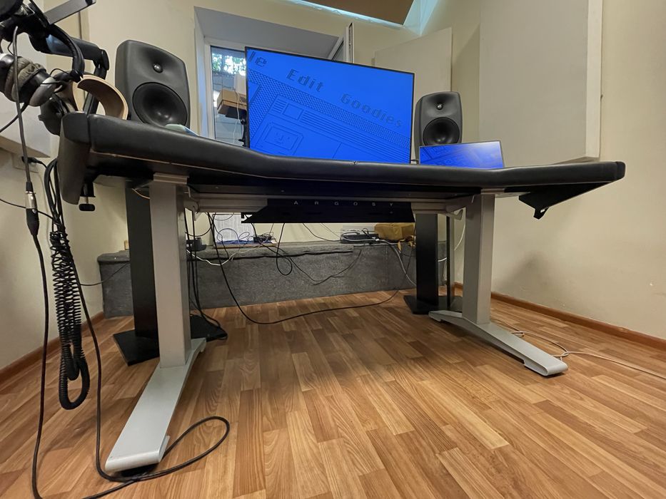 Argosy Halo G Studio Desk