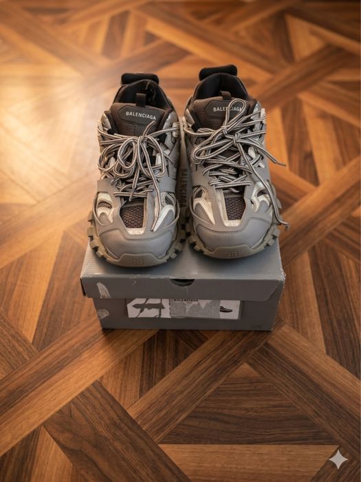 Balenciaga track led 45