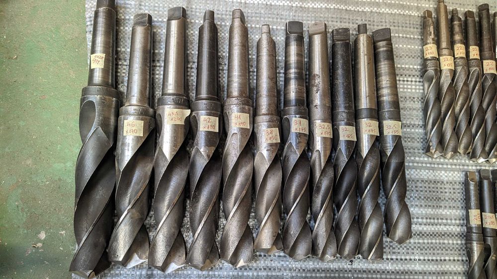 Burghie , freze pe con morse