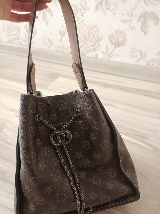 Продам сумка от 1000тенге