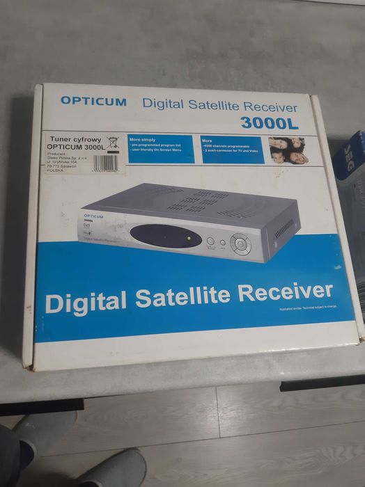receiver si motoras pentru satelit