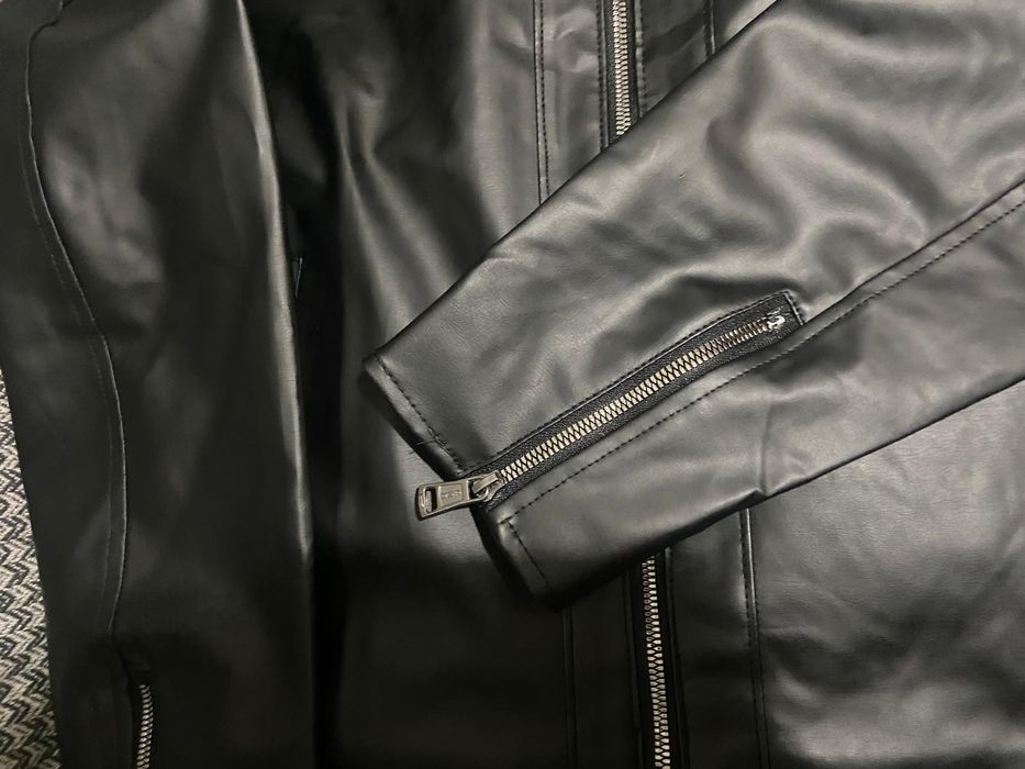 Geaca de piele bărbătească