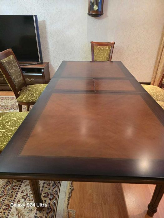 Продается стол обеденный деревянный