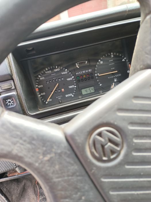 Vand VW Golf 2 Diesel 1.6 cmc an 1988 colectionari/restaurare