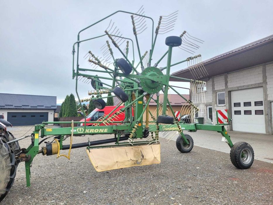 Greblă de adunat fan dublu Krone