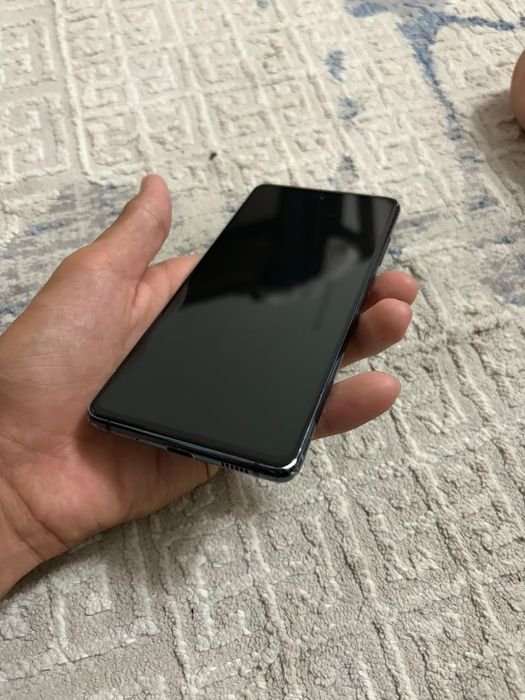 Samsung s20FE хорошем состоянии