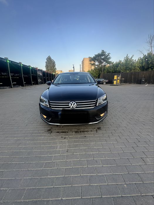 VOLKSWAGEN Passat 2012