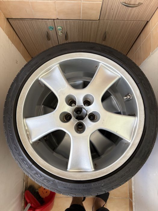 Джанти с гуми 5x100 със 225 40 18 Дот24