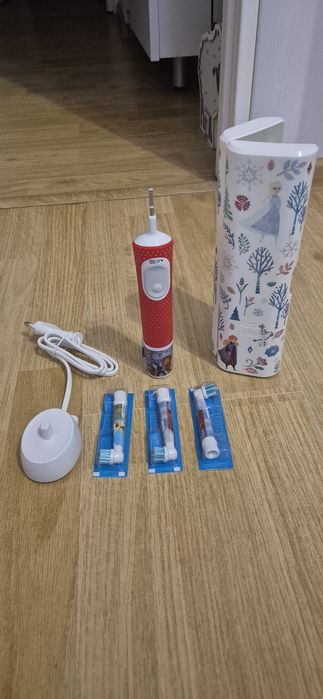 Periuta electrica Oral B copii