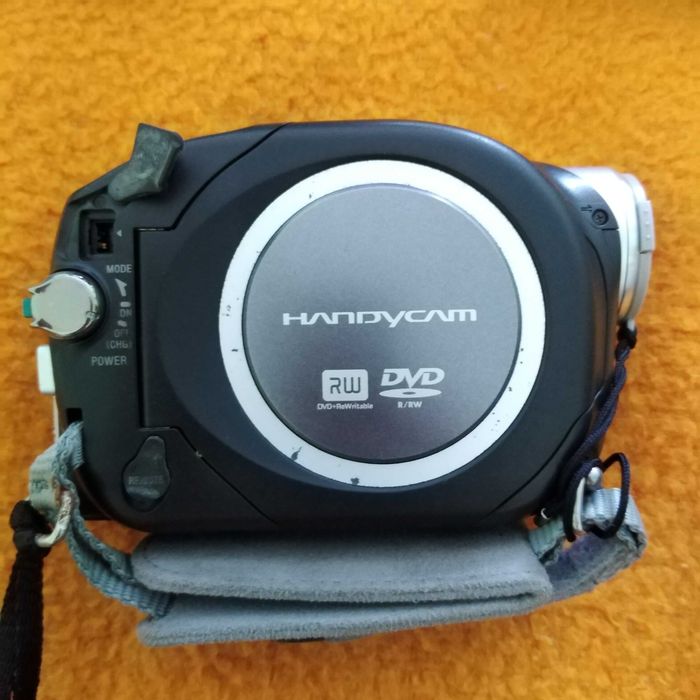 Camera video cu DVD Sony DVD 92E cu 7  mini  DVD de 8 cm Sony sigilate