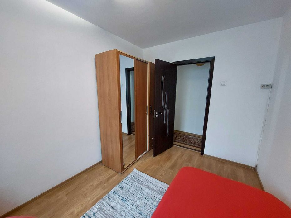 Inchiriez apartament 3 camere casa de cultura