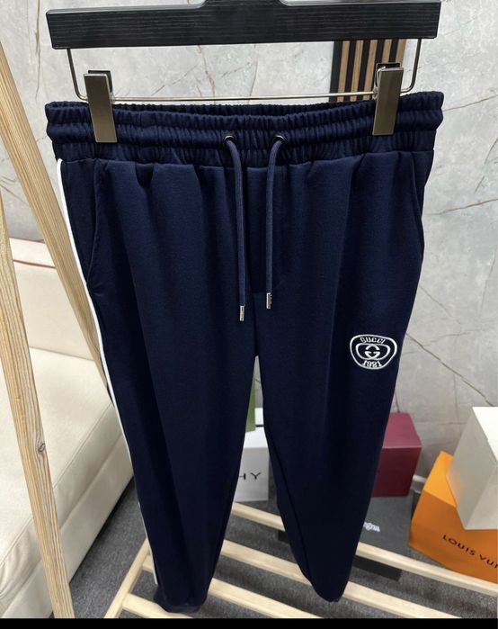 Спортивный комтюм