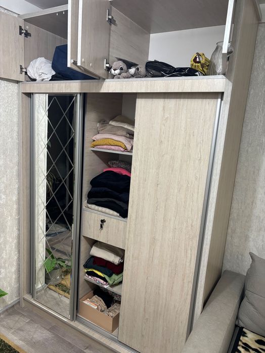 Шкаф купе в отличном цвете
