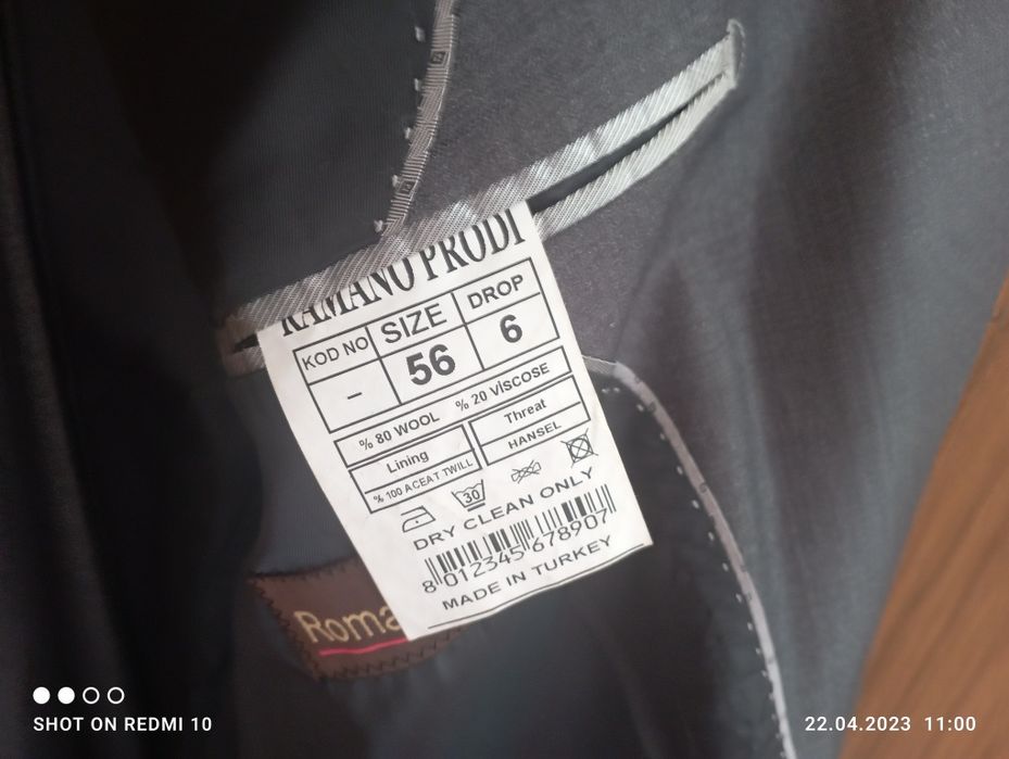 Костюм б/у. Одевали 5раз