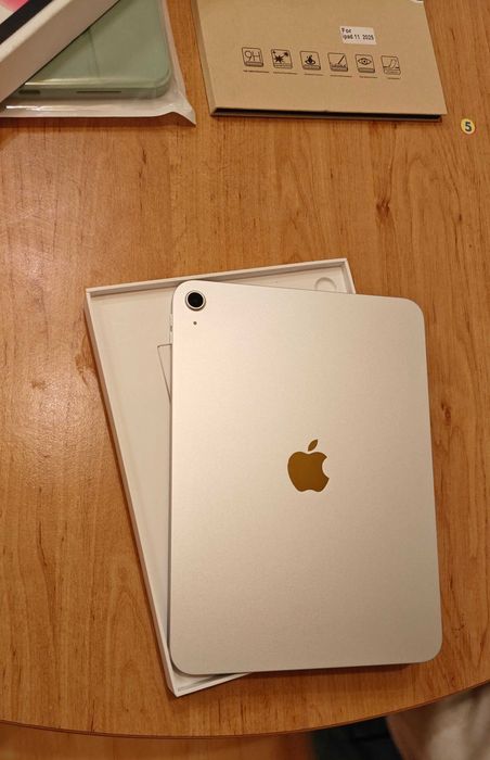 НЕИЗПОЛЗВАНИ - iPad 11 + Apple Pencil (USB-C) + Калъф и фолио