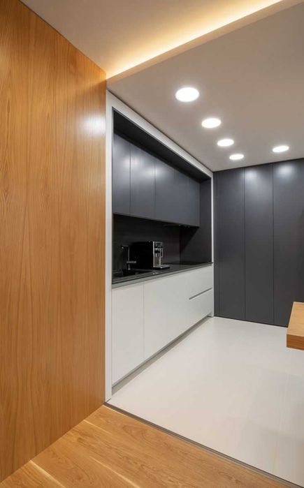 Дава се под наем Тристаен апартамент в София, Белите брези - 100 кв.м за 816 € - Снимка #1