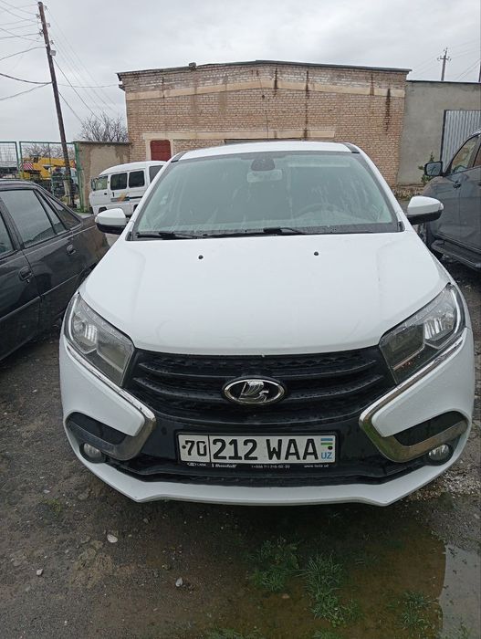 Лада Xray 2018 й