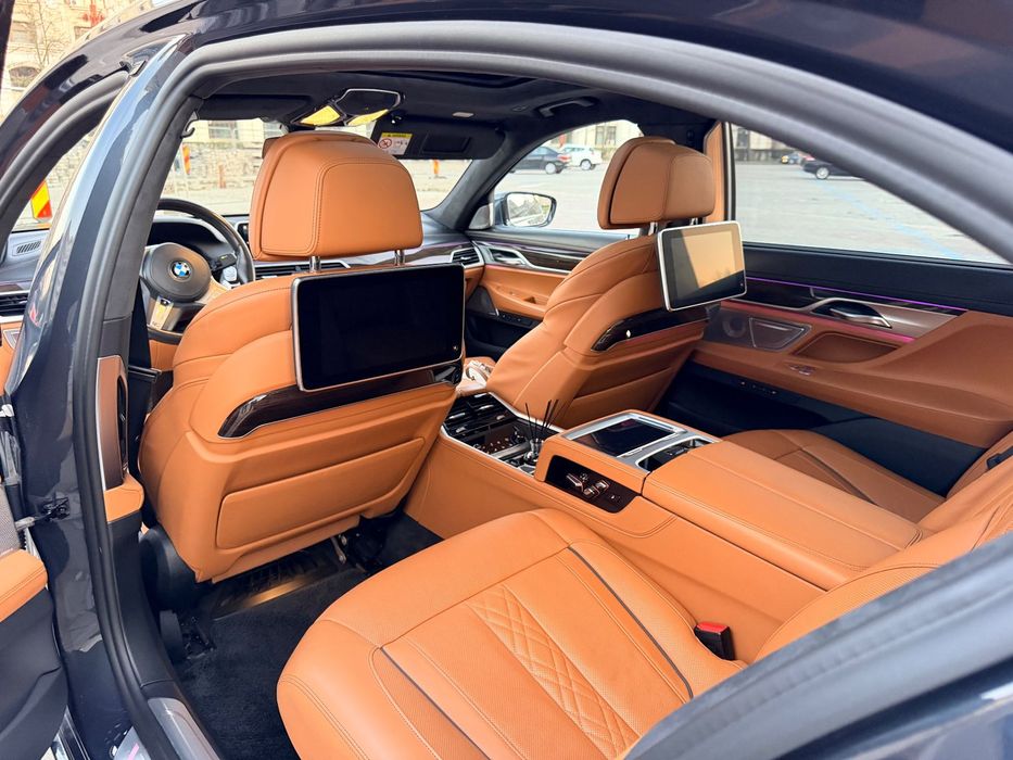 BMW Seria 7  745 Le Xdrive, executive lounge ,plug in hybrid , full  de opțiuni